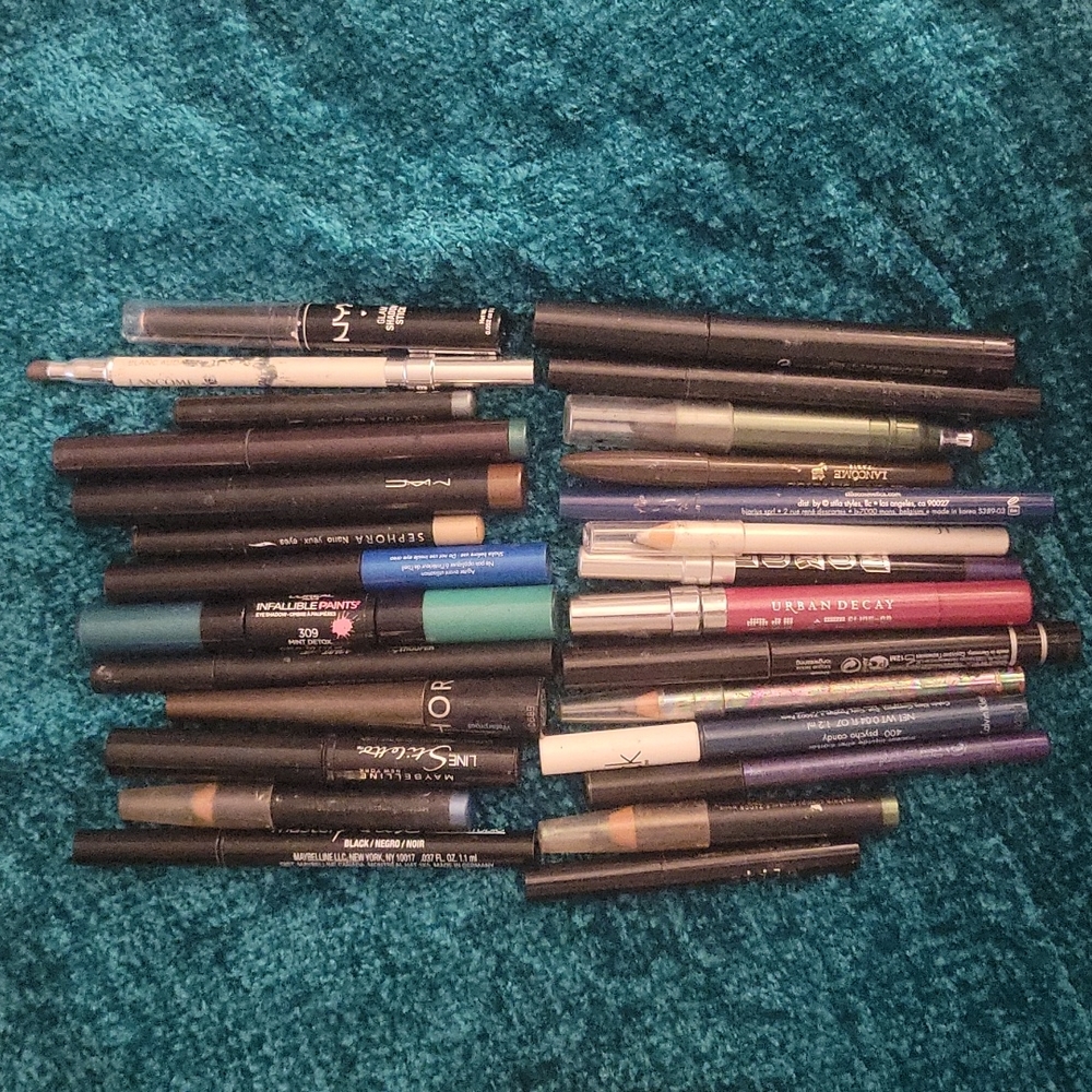 Bulk haul of Eye Liners